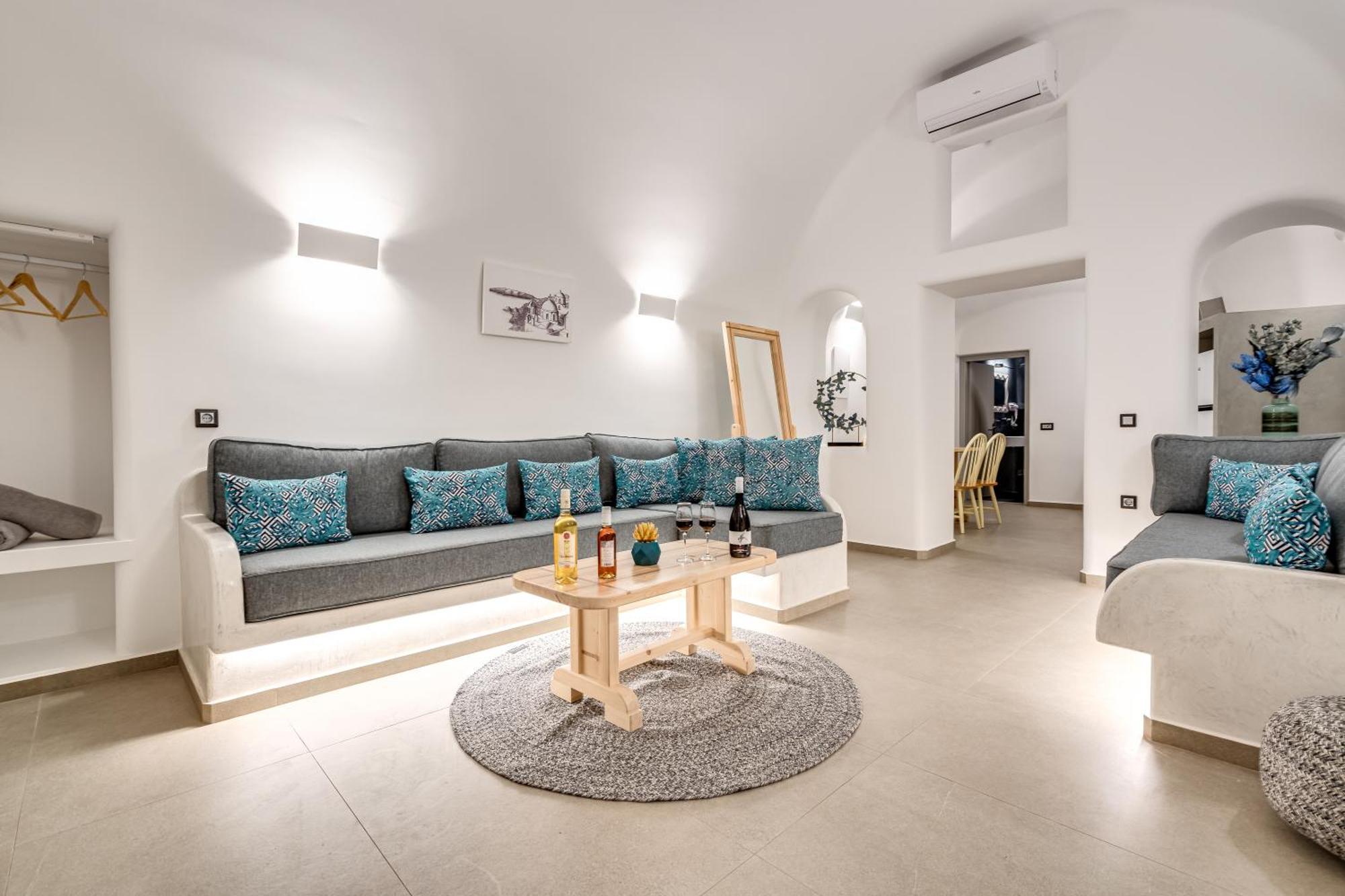 Tiara Suites Santorini Fira  Bagian luar foto