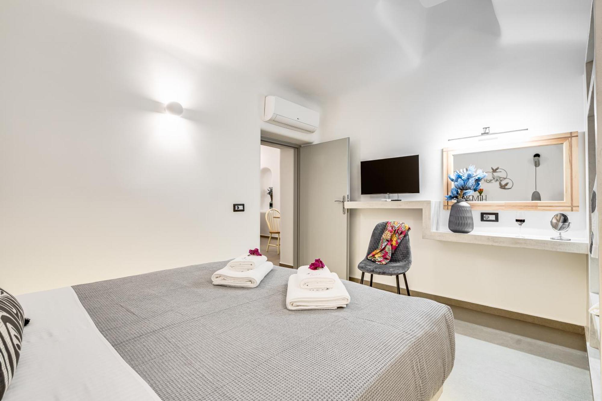 Tiara Suites Santorini Fira  Bagian luar foto