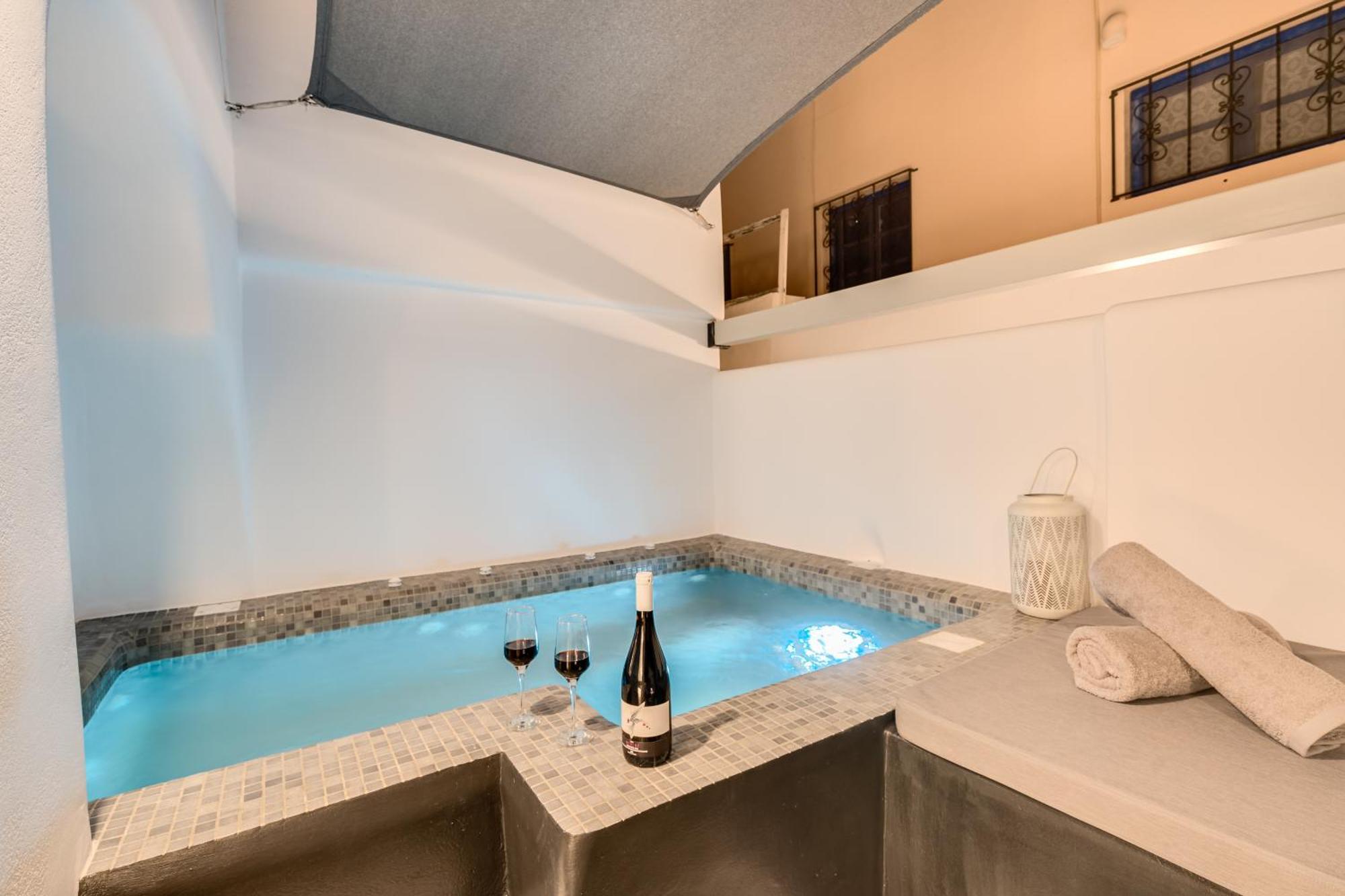 Tiara Suites Santorini Fira  Bagian luar foto