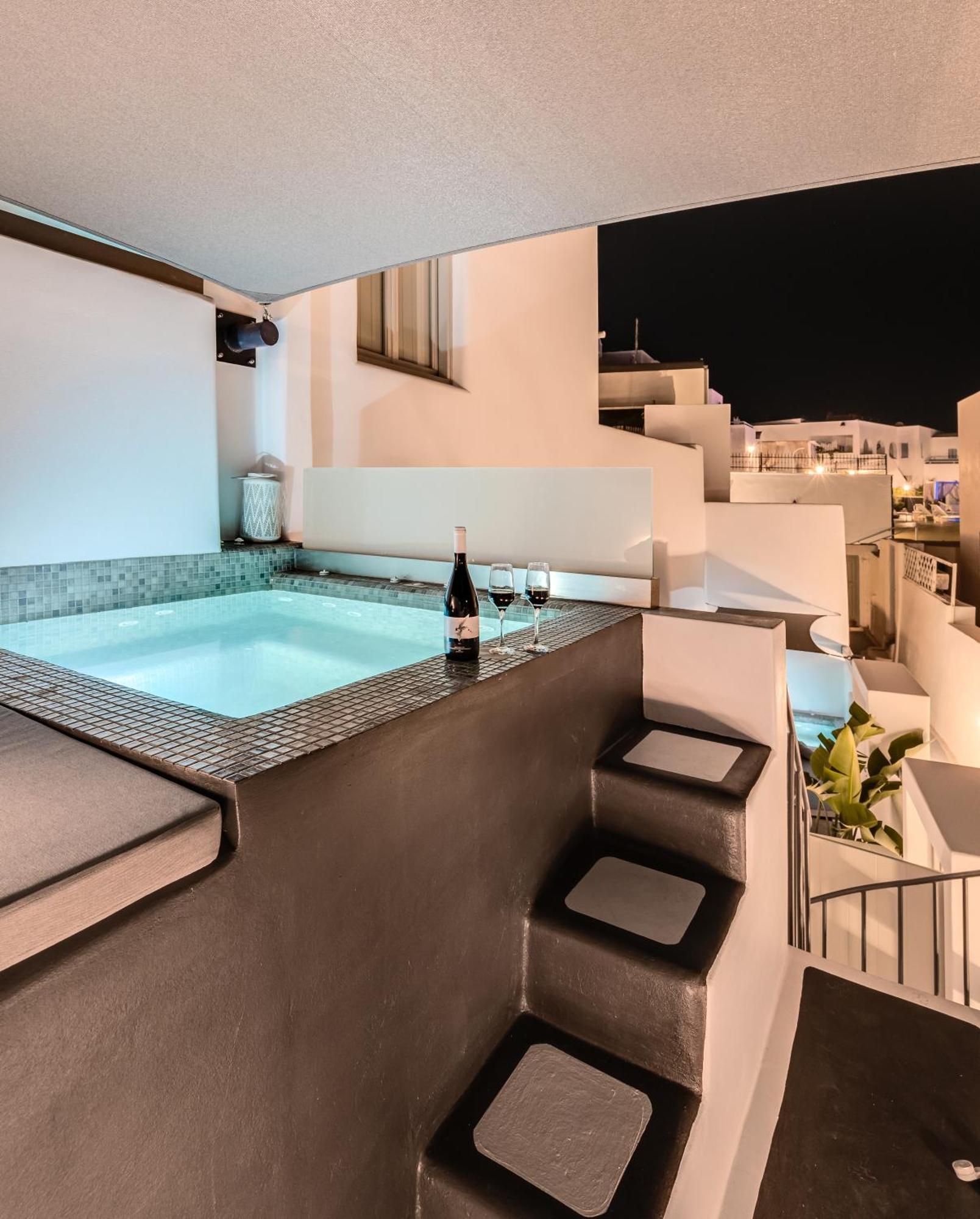 Tiara Suites Santorini Fira  Bagian luar foto